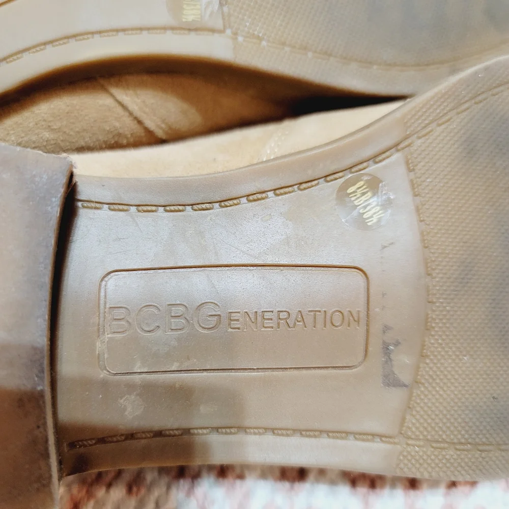 BCBGeneration SLOUCH TAN SUEDE BOOTIES, SZ 8.5, EXCELLENT PRE OWNED CONDITION - Picture 6 of 7